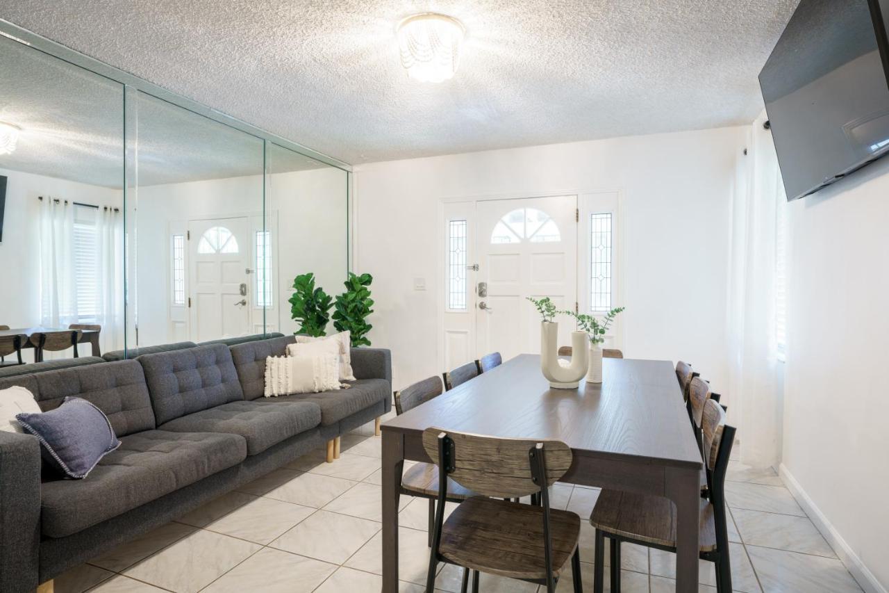 Modern 3-Bedroom In The Heart Of Wynwood Art District 마이애미 외부 사진