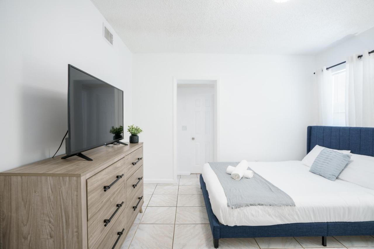Modern 3-Bedroom In The Heart Of Wynwood Art District 마이애미 외부 사진